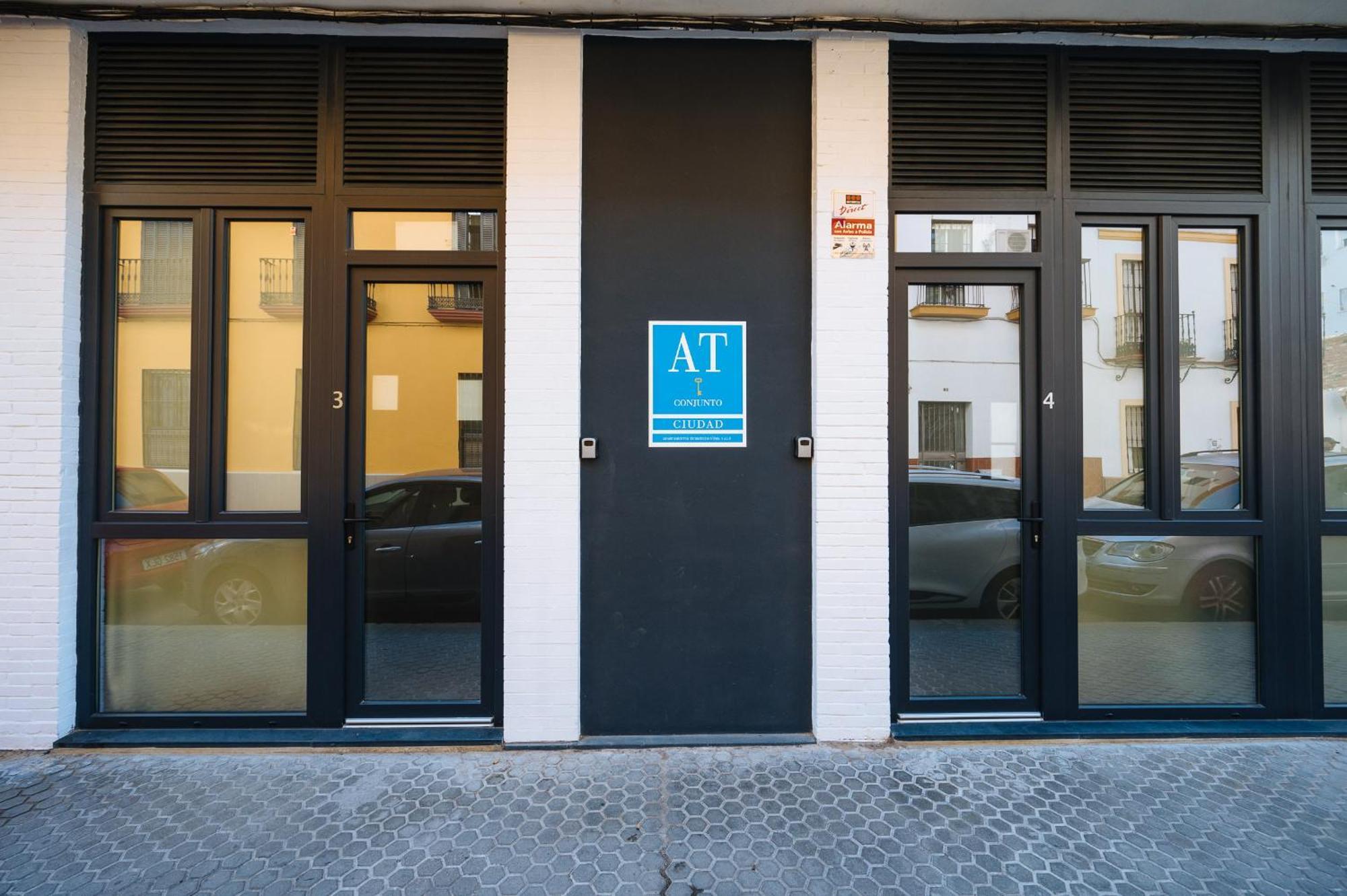 New Hostly Alameda Apartments Sevilla Eksteriør bilde